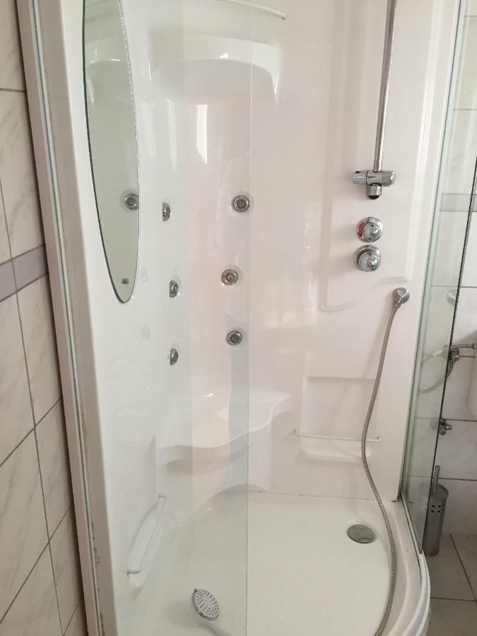 Apartment Fuer Monteure Nr 1 カッセル エクステリア 写真